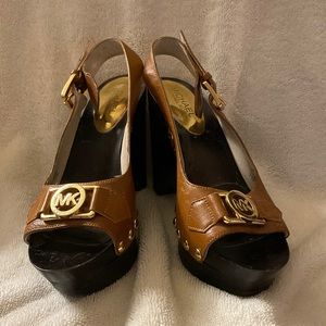 Good condition Micharl Kors wedges